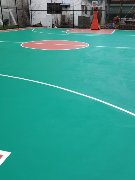 定襄 球场长期使用易出现地面开裂